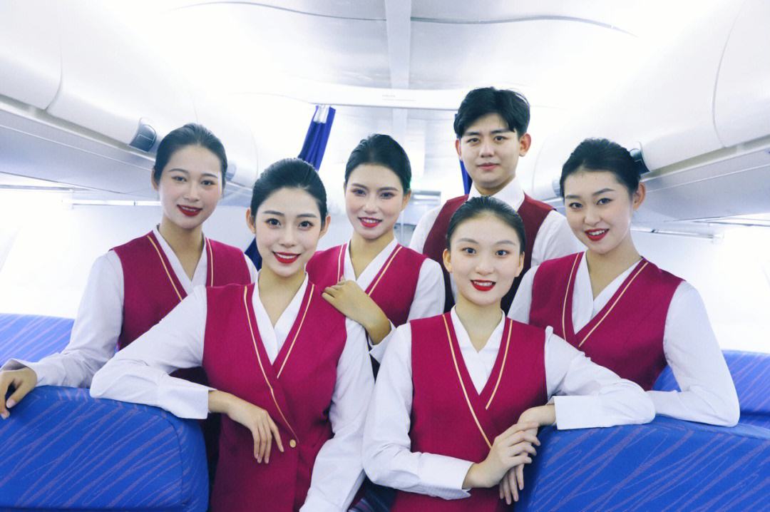 空姐一般都是什么學(xué)歷(空姐多少歲就不能飛了)-圖1