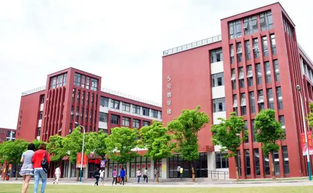 安徽新華學(xué)院(中專部)有什么專業(yè)？學(xué)費(fèi)多少？2025年最新招生簡章-圖1