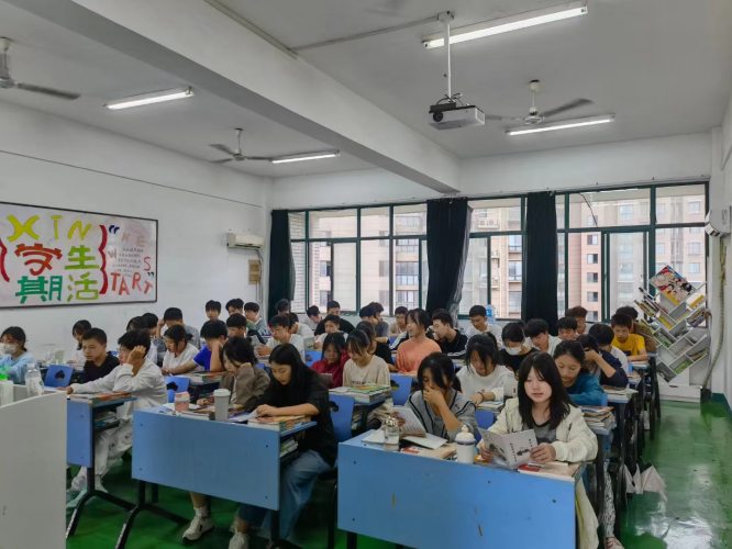 2025年安徽工業(yè)職業(yè)技術(shù)學(xué)院中專部招生：中考低分段的升學(xué)保障措施-圖1